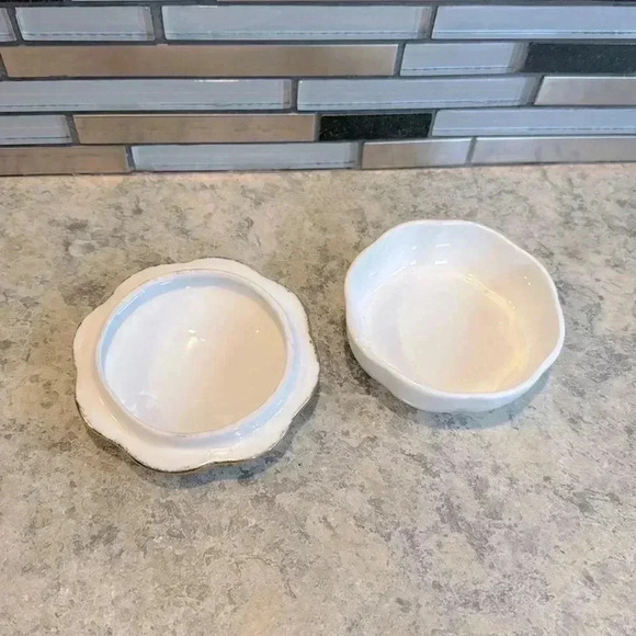 Antique White Floral Vintage Trinket Dish - Picture 3 of 4